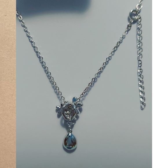 Swarovski Crystal Pendant Necklace 16 ext. 18 in. - Picture 5 of 10